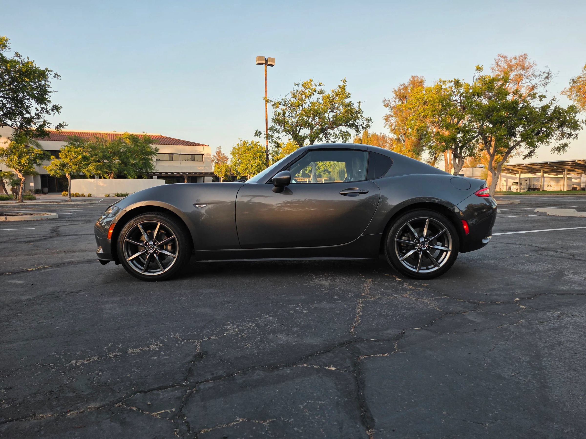 Used 2017 MAZDA MX-5 Miata RF Grand Touring RWD image 8
