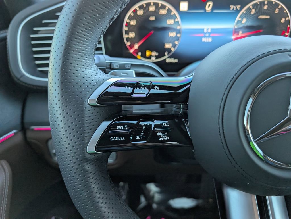 Used 2025 Mercedes-Benz GLS 580 4MATIC image 28