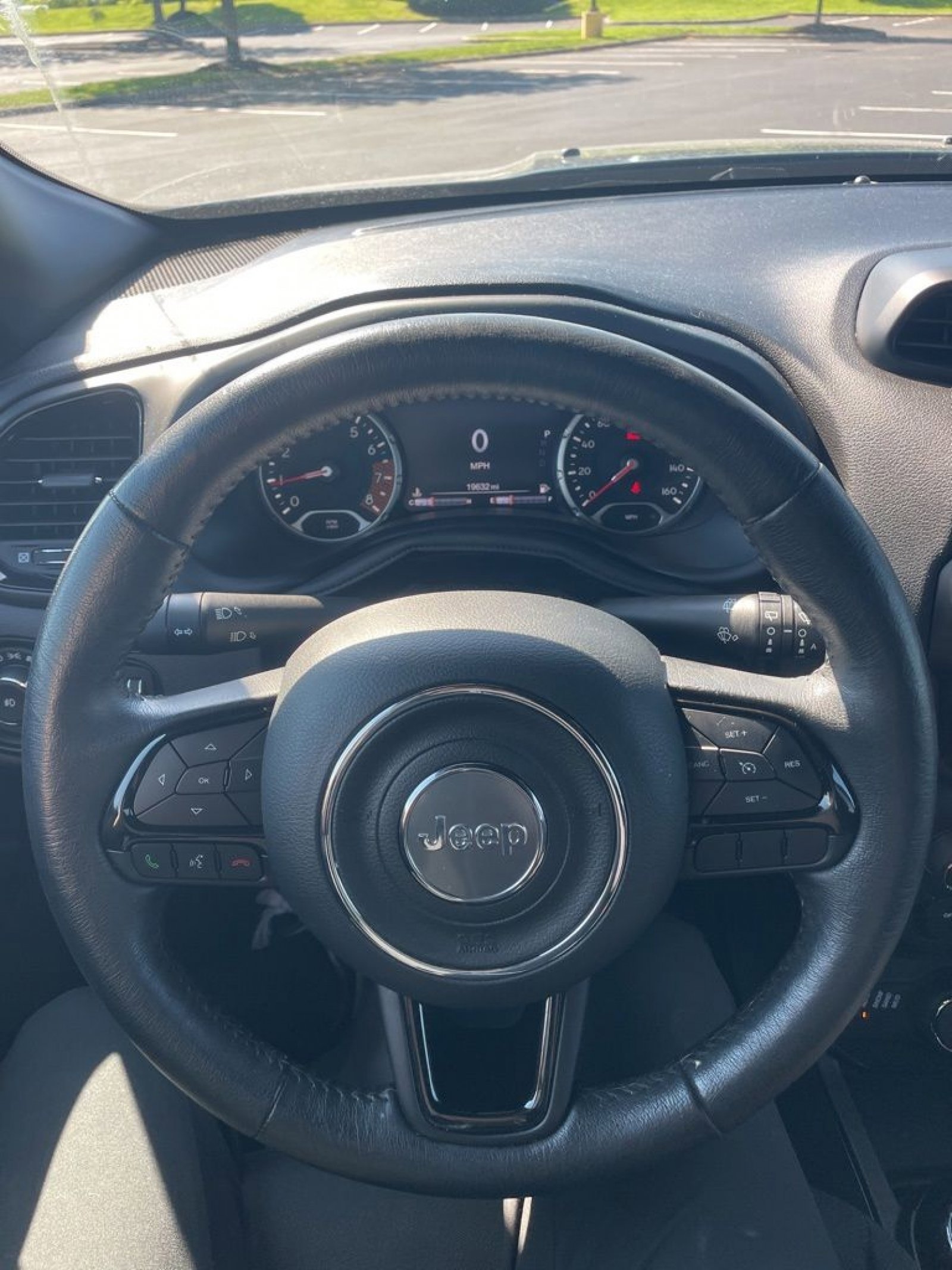 Used 2022 Jeep Renegade Altitude w/ Convenience Group AWD/4WD image 9