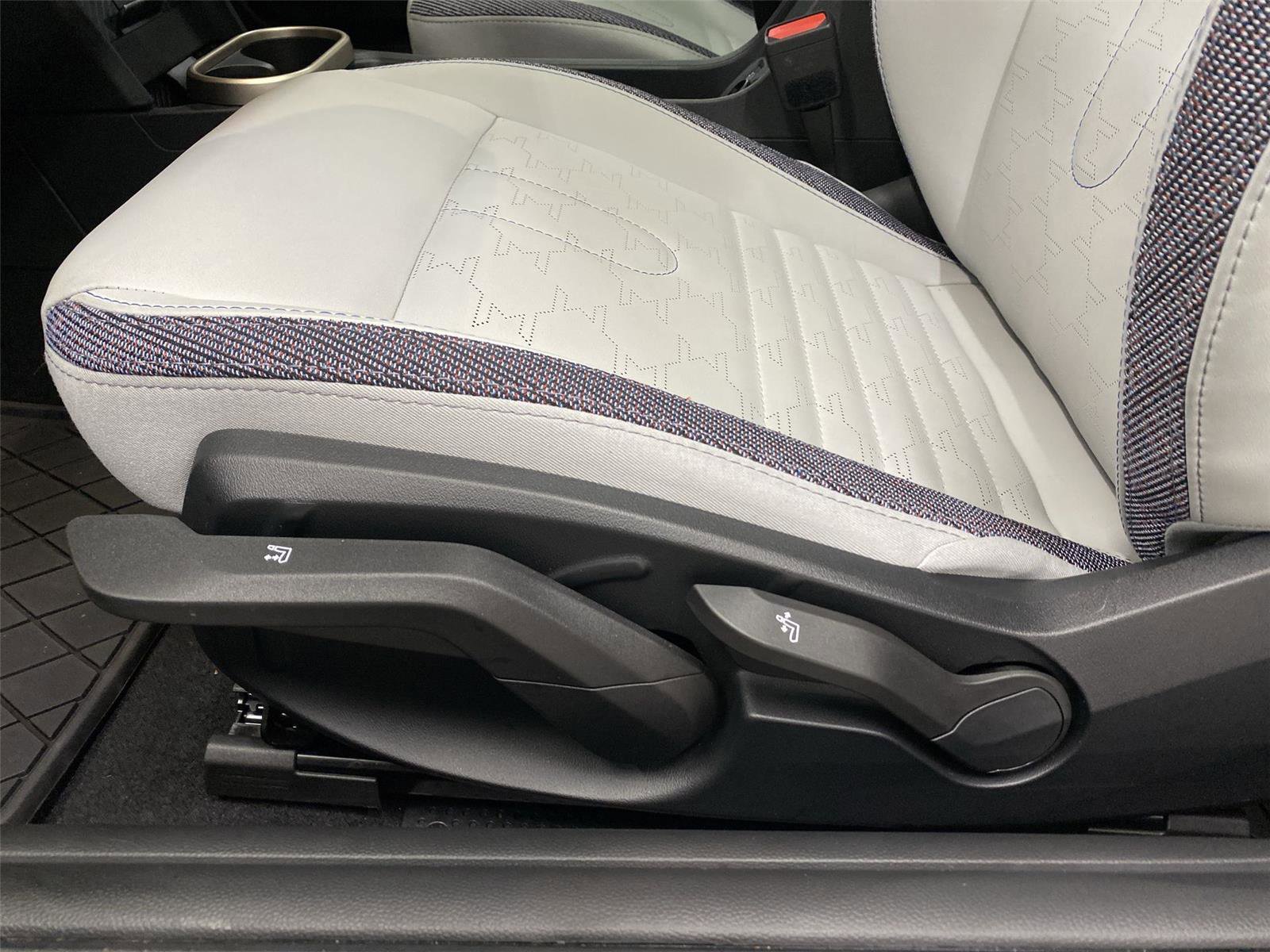 Certified 2025 MINI Cooper S image 18