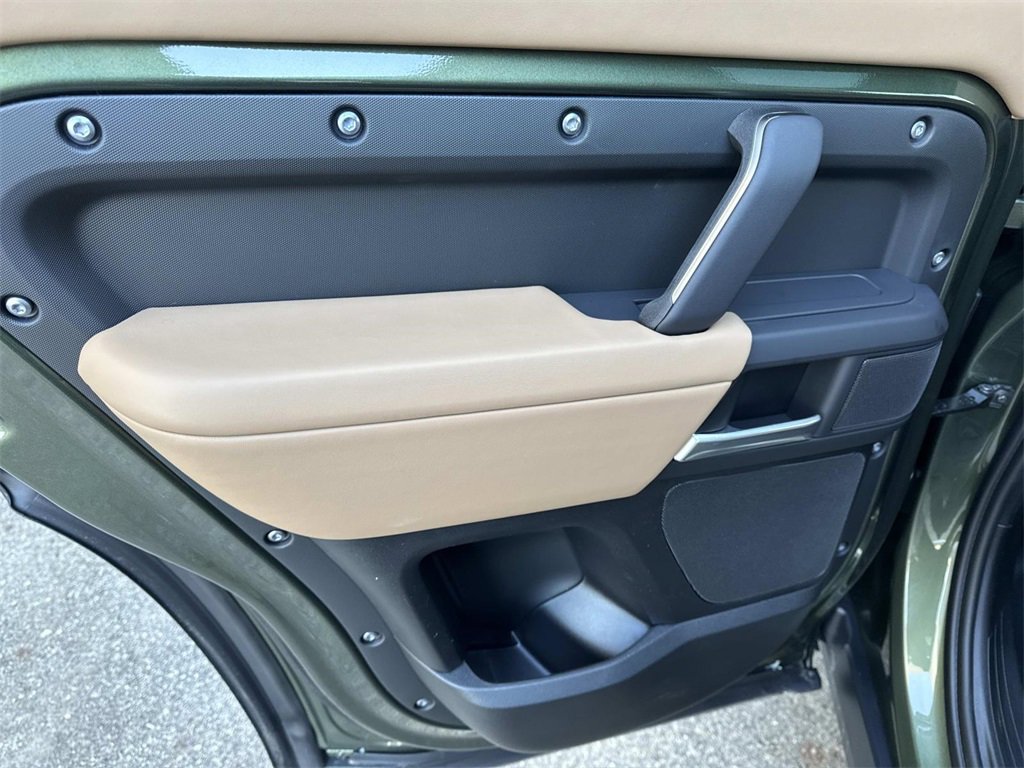 New 2026 Land Rover Defender 110 X-Dynamic SE image 11