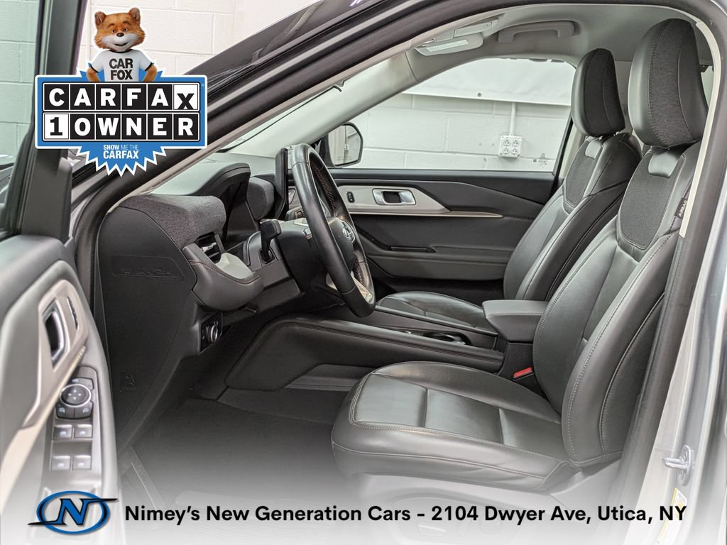 Used 2025 Ford Explorer Active w/ Active Comfort Package AWD/4WD image 4