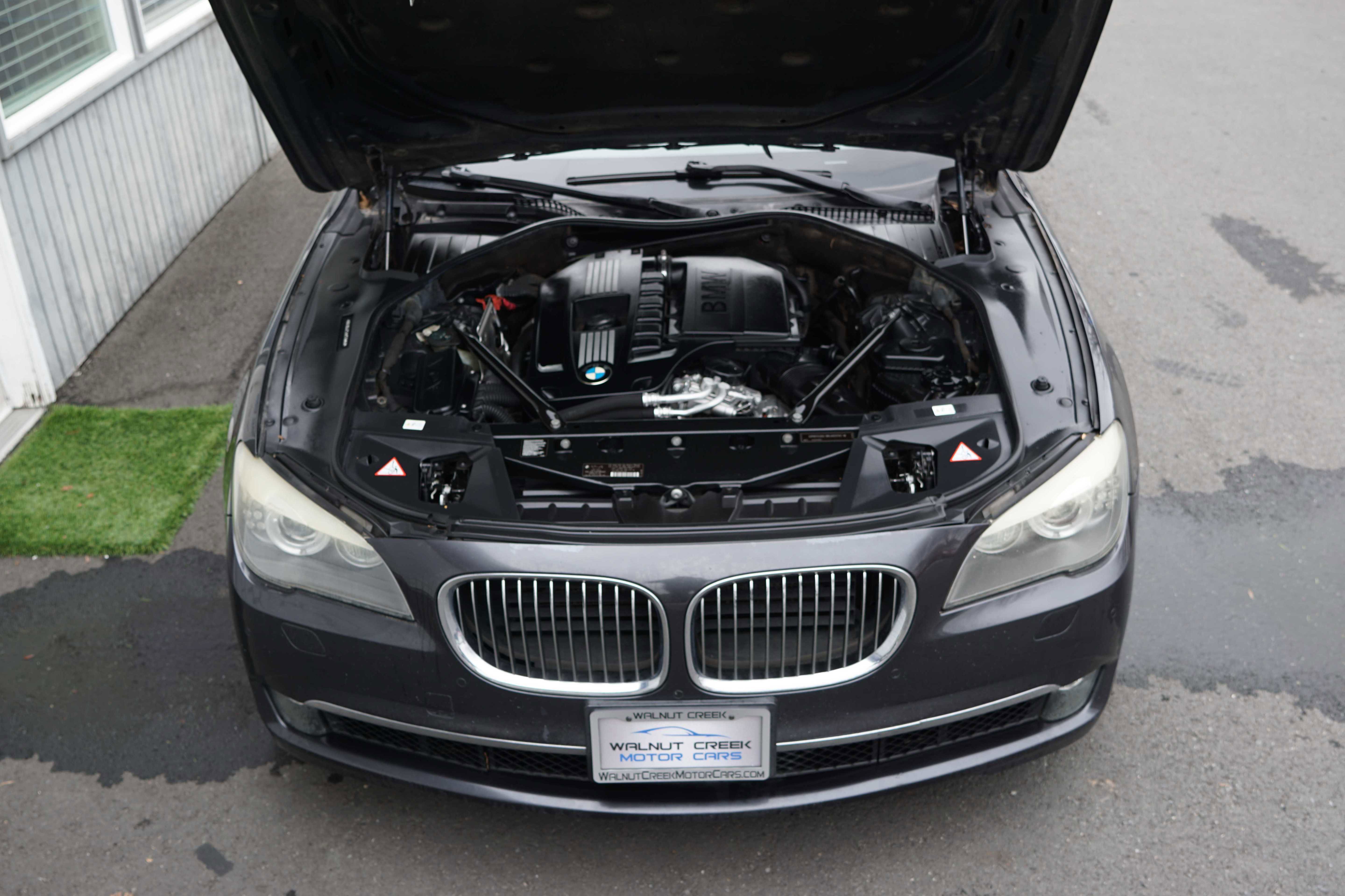 Used 2012 BMW 740Li image 19