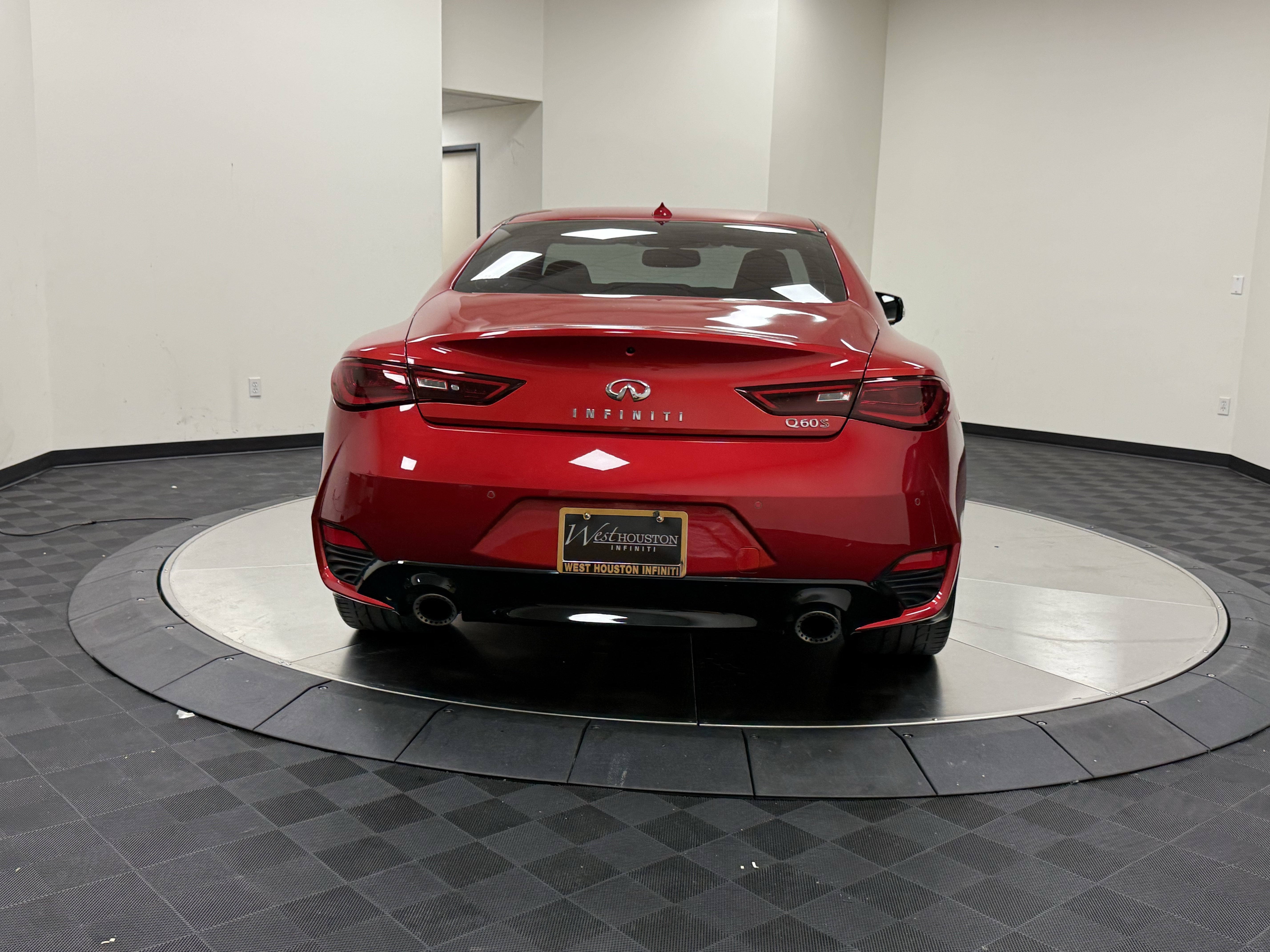 Used 2022 INFINITI Q60 Red Sport 400 w/ Cargo Package RWD image 7