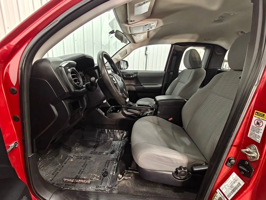 Used 2016 Toyota Tacoma SR image 25