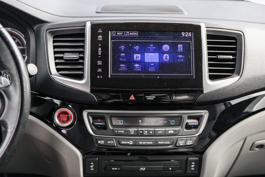 Used 2018 Honda Pilot Touring image 14