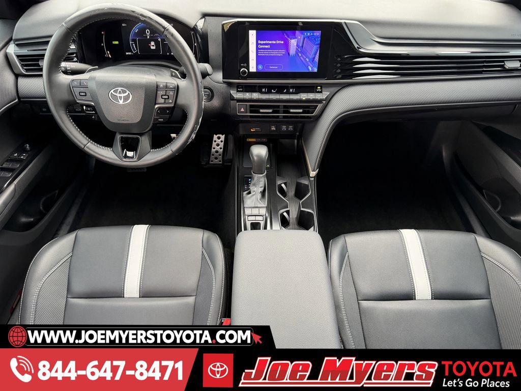 Used 2025 Toyota Camry SE image 13