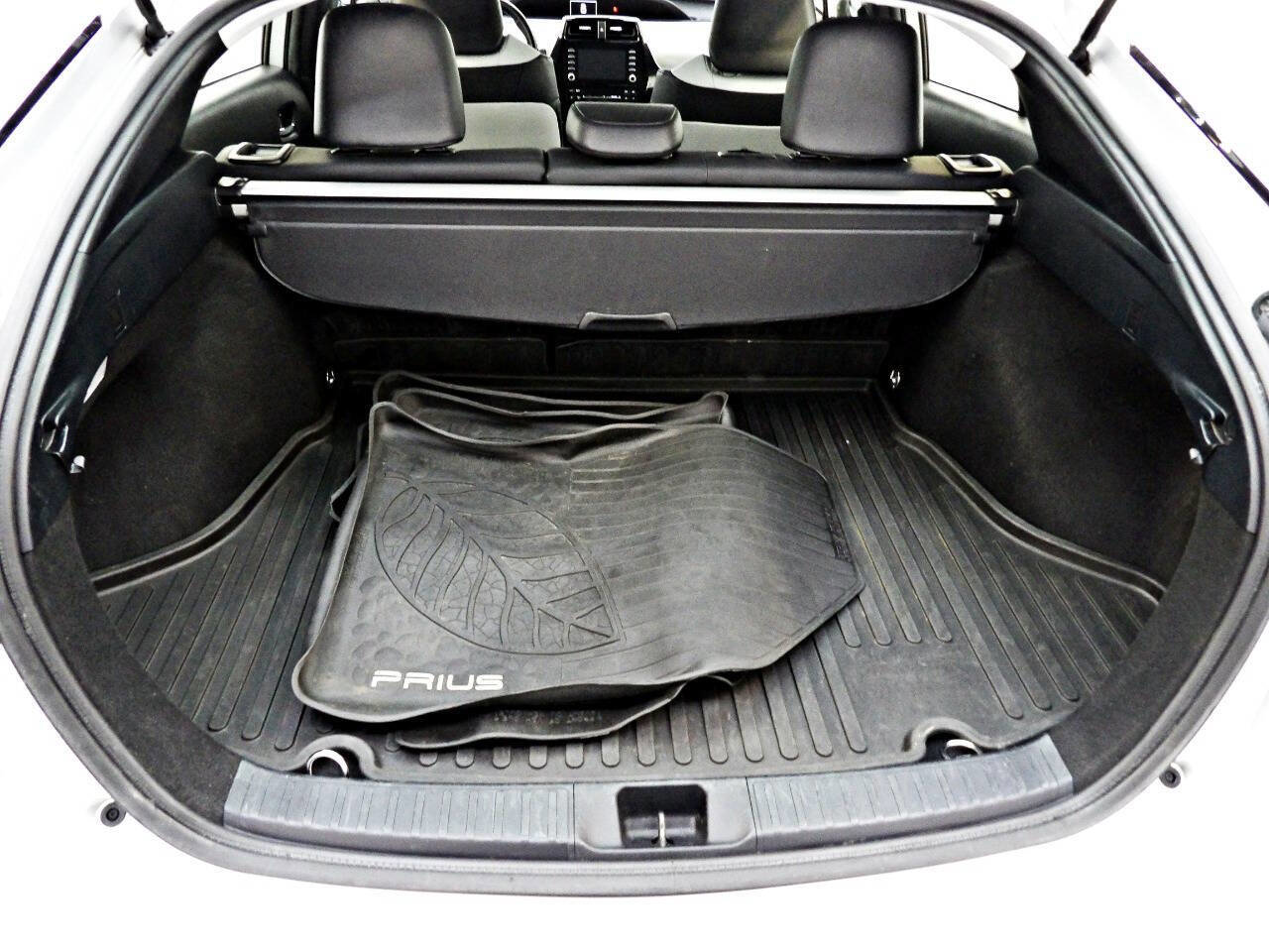 Used 2020 Toyota Prius XLE w/ Advanced Technology Package image 13