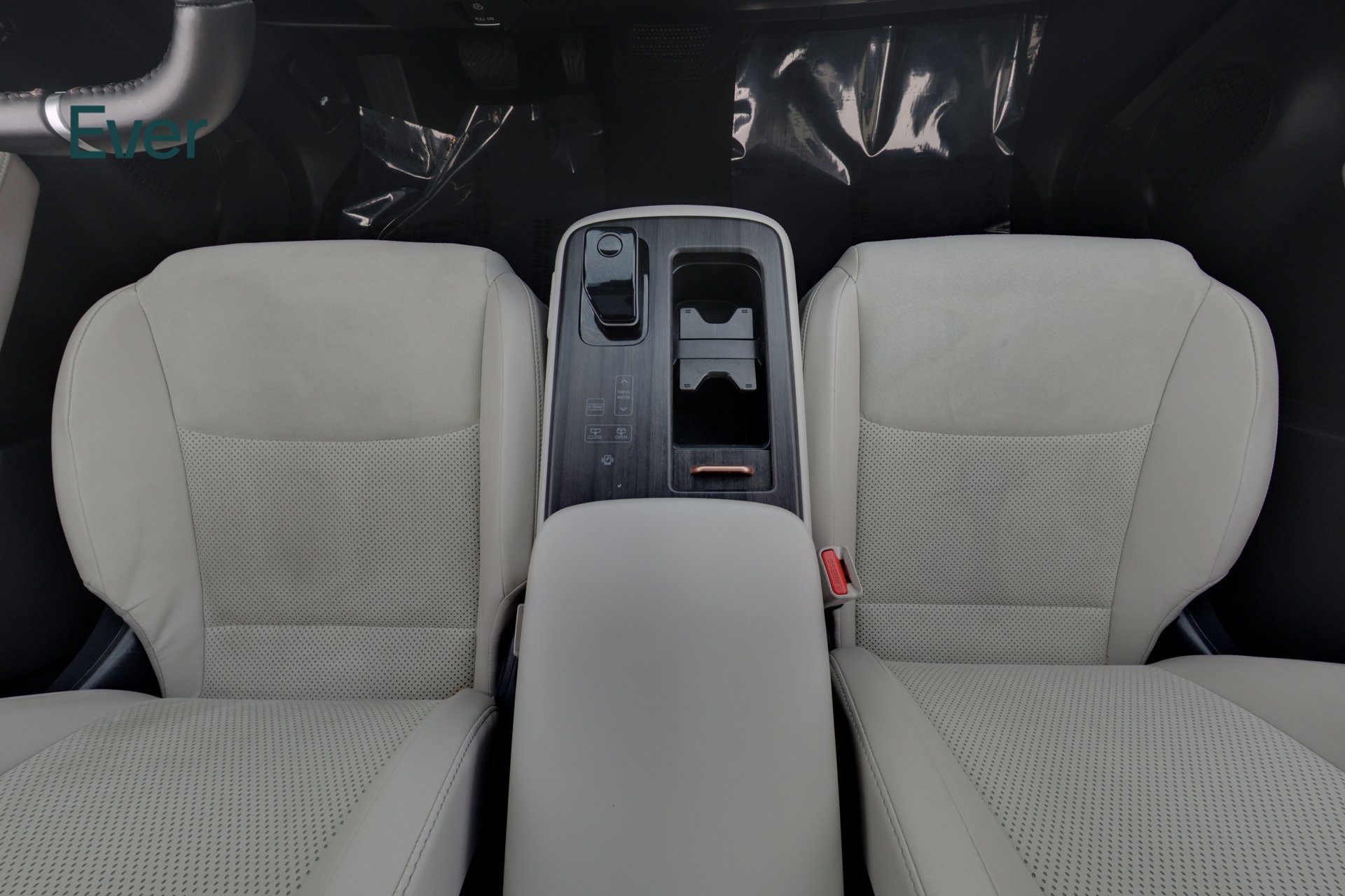 Used 2023 Nissan Ariya AWD image 27