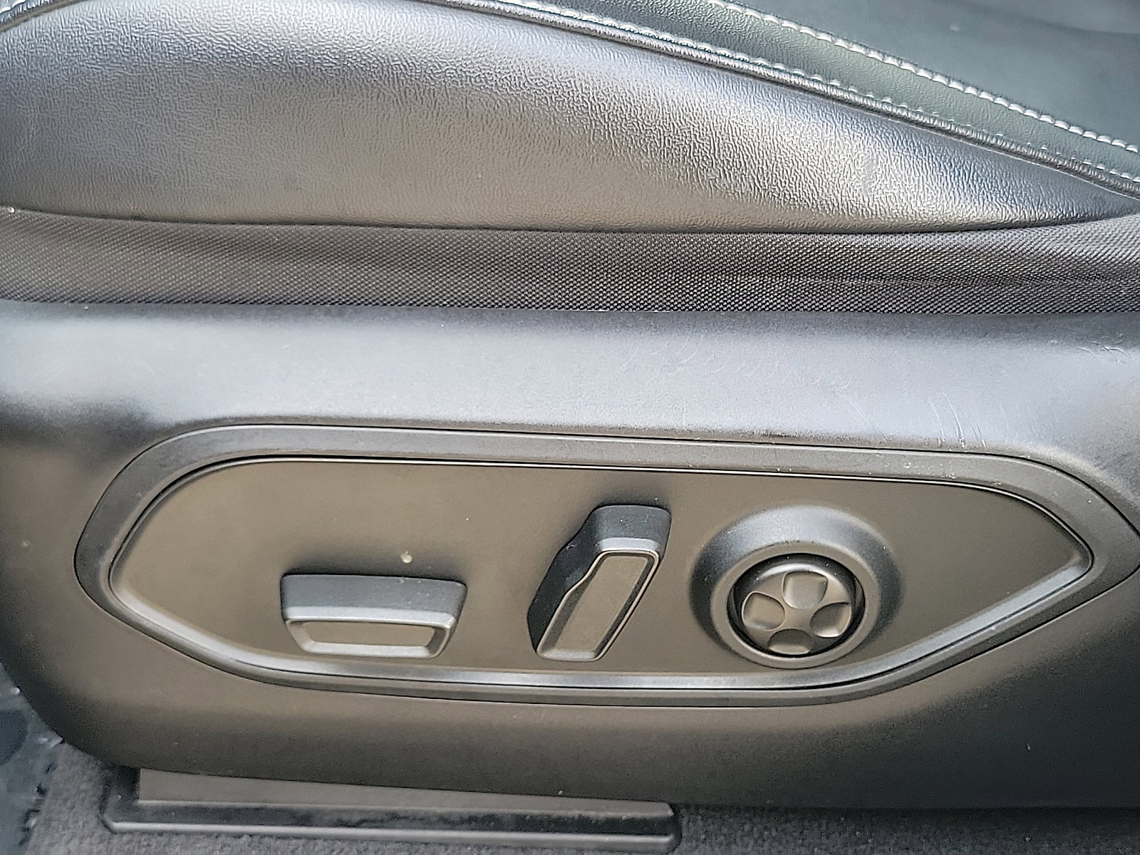 Used 2022 Jeep Grand Cherokee L Limited image 13