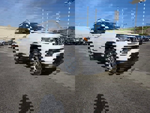 New 2026 Jeep Compass Latitude image 9