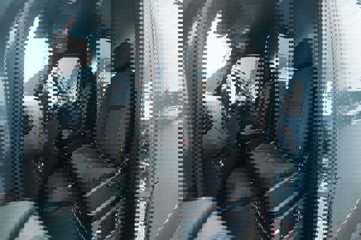 Used 2019 Mercedes-Benz Sprinter 144 image 12