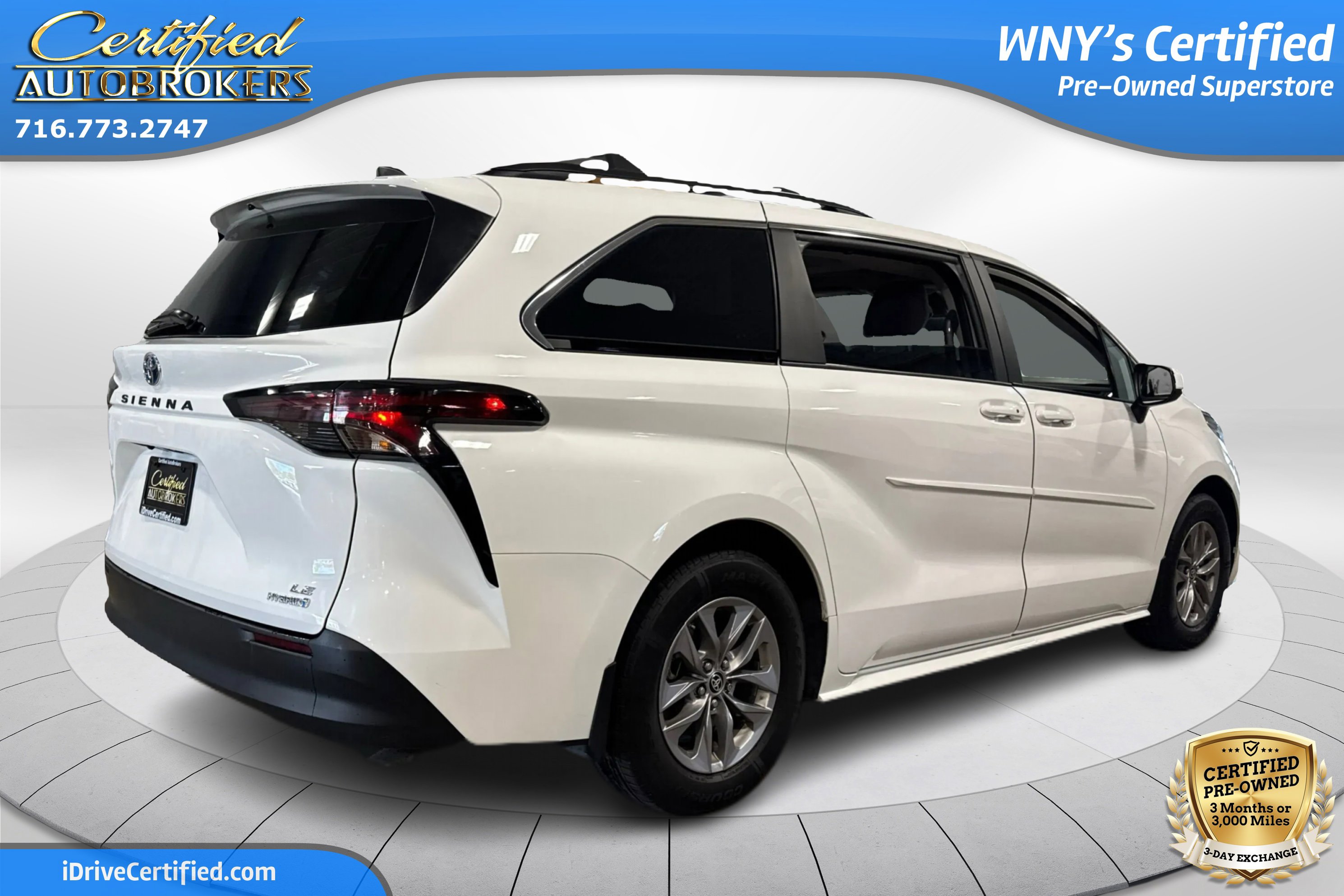 Used 2024 Toyota Sienna LE image 6