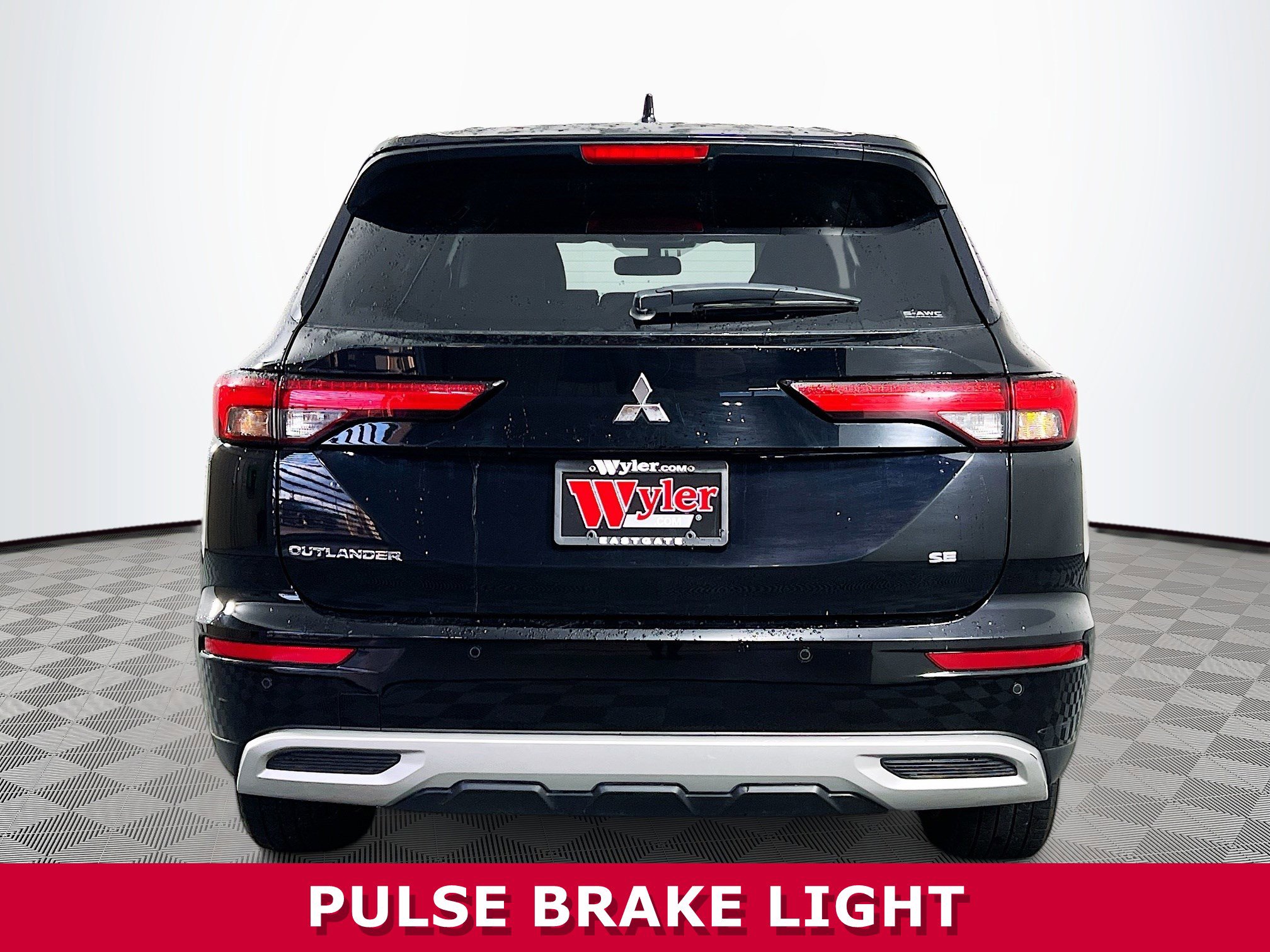 Used 2023 Mitsubishi Outlander SE image 27