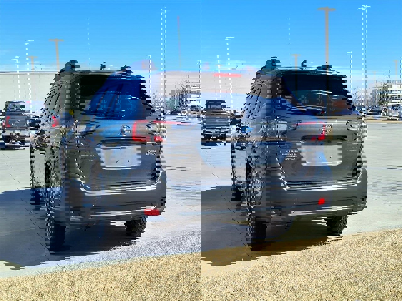 Used 2024 Subaru Outback Premium image 6