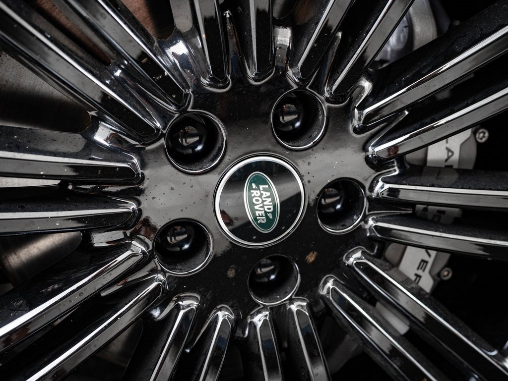 New 2025 Land Rover Range Rover SE image 8