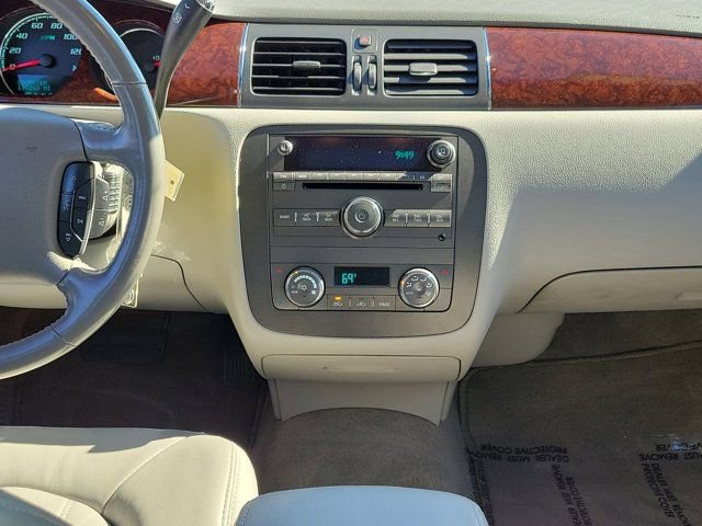 Used 2011 Buick Lucerne CXL image 19