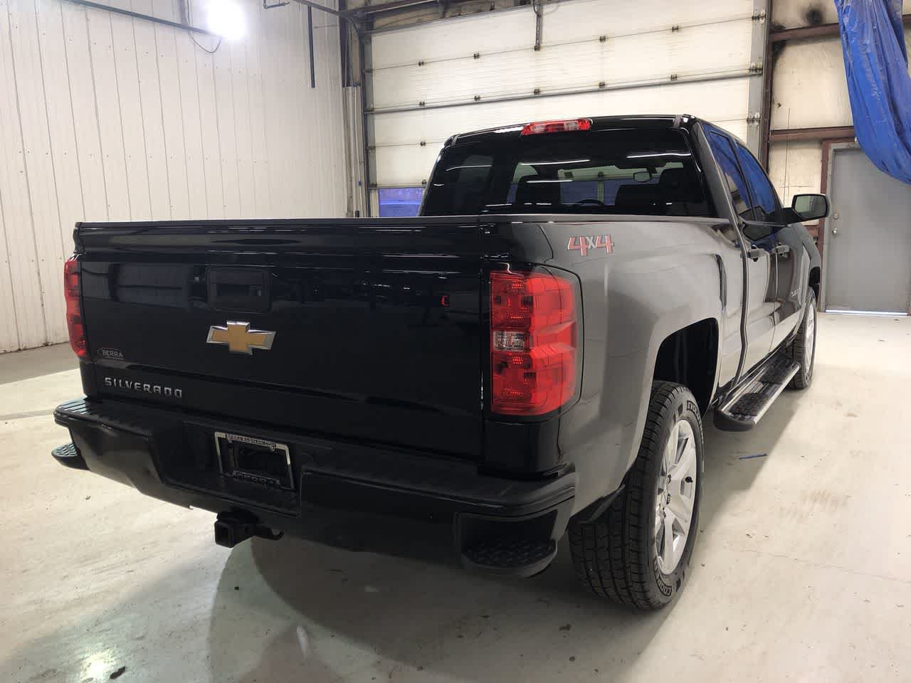 Used 2018 Chevrolet Silverado 1500 Custom w/ Custom Value Package AWD/4WD image 16