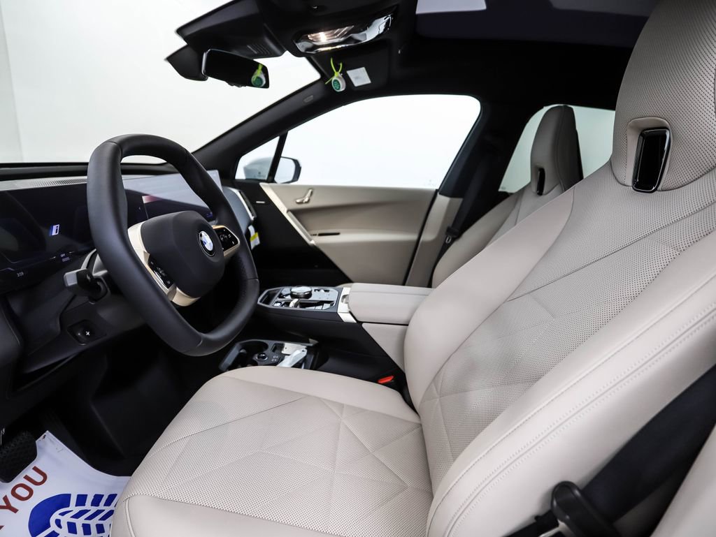 New 2026 BMW iX xDrive60 image 12
