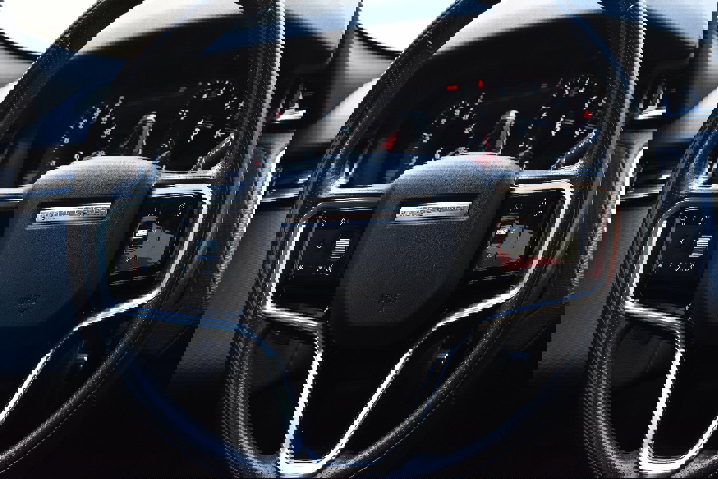 Used 2021 Land Rover Range Rover Velar R-Dynamic S AWD/4WD image 28