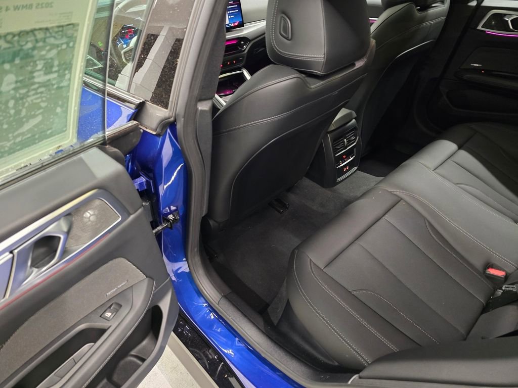 Used 2025 BMW M440i image 30
