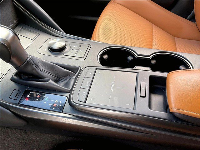 Used 2024 Lexus IS 350 F Sport RWD image 15