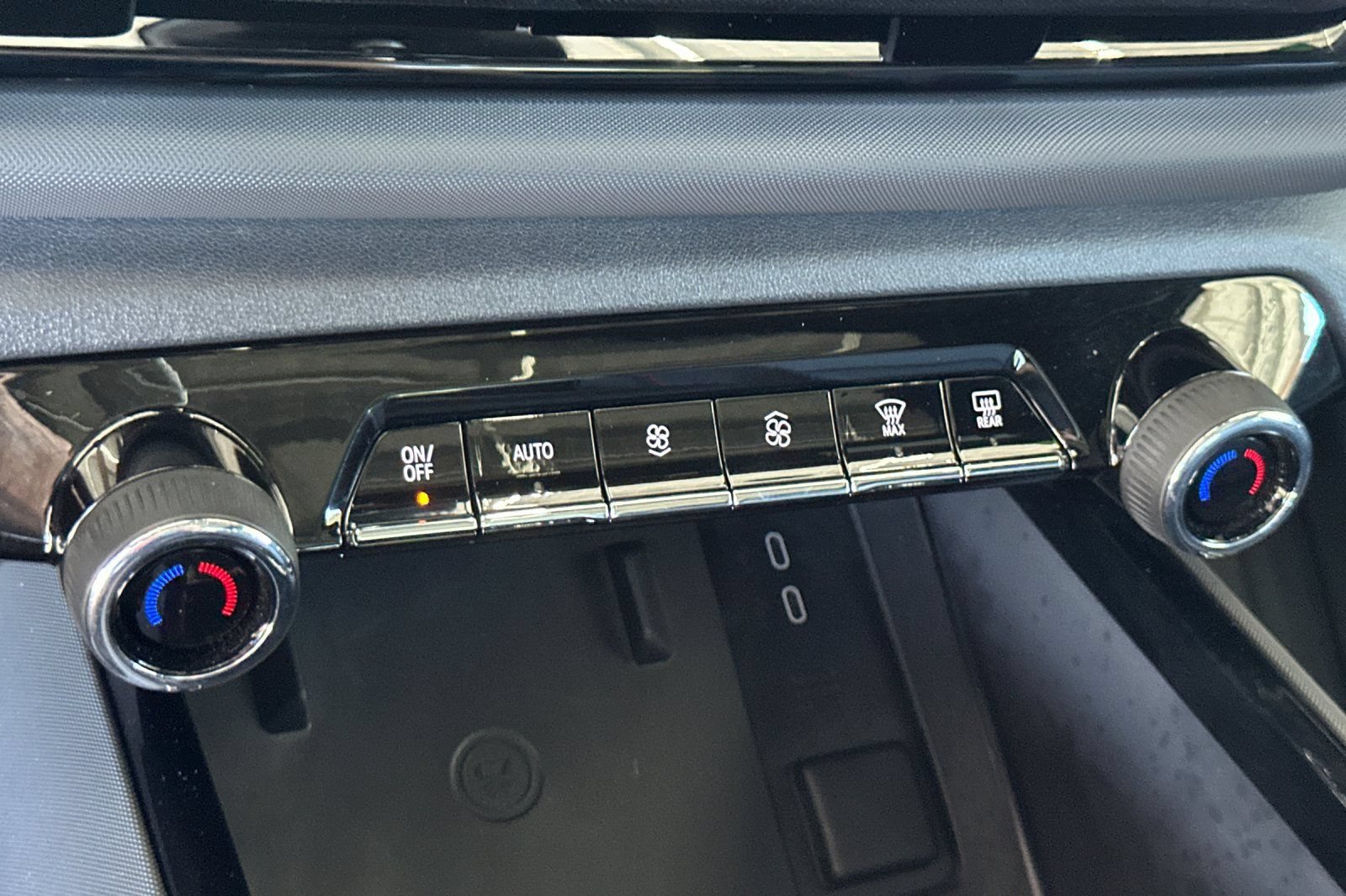 Used 2025 Chevrolet Silverado EV RST AWD/4WD image 29