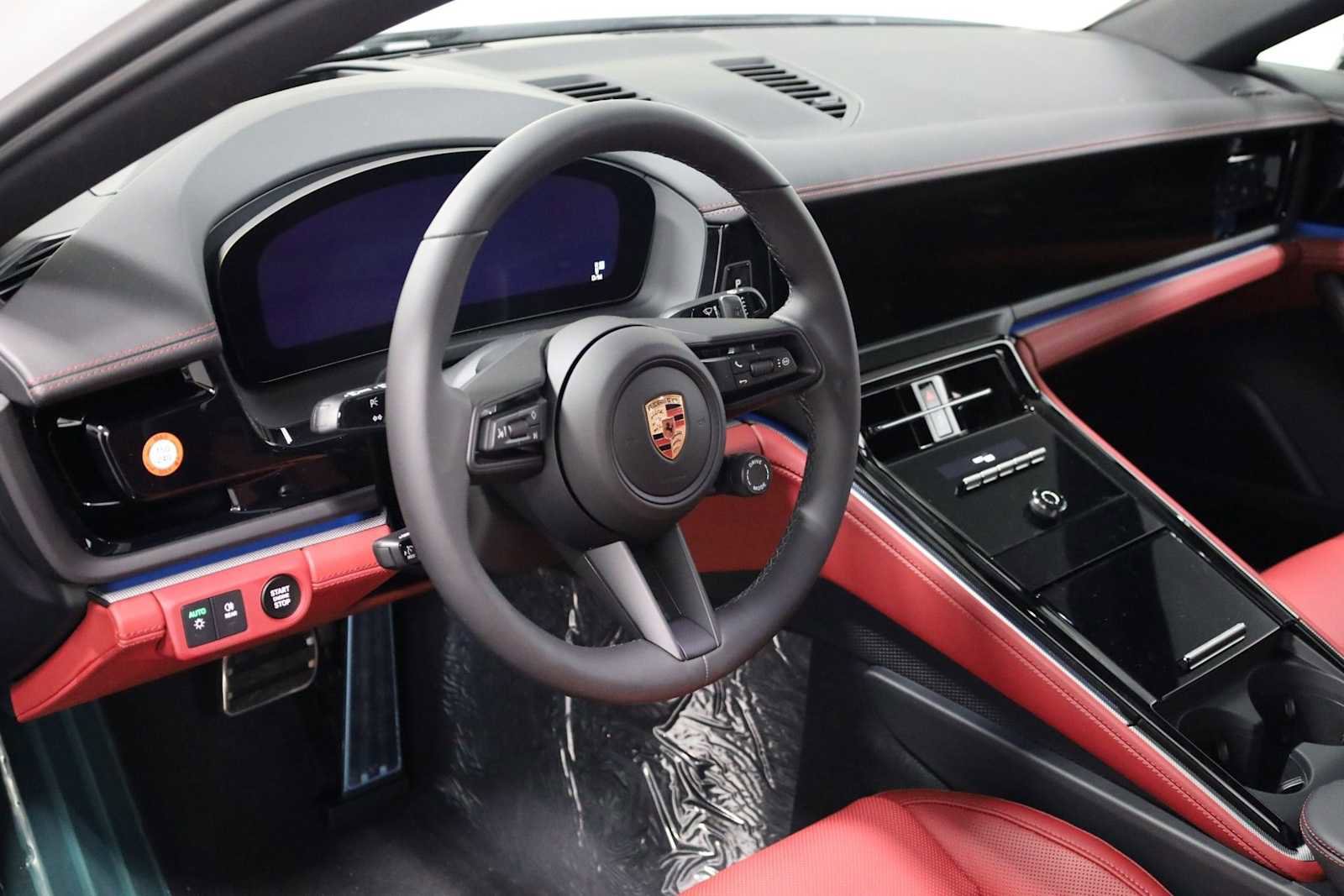 New 2026 Porsche Panamera 4 image 4