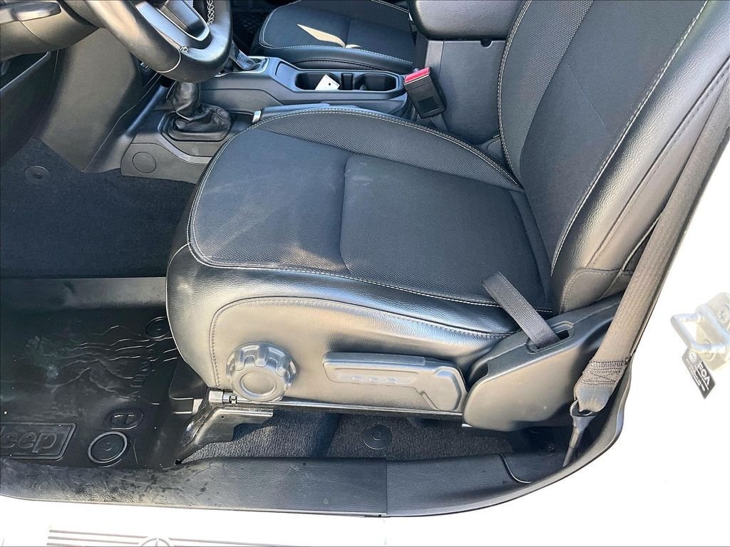 Used 2023 Jeep Gladiator Overland AWD/4WD image 31