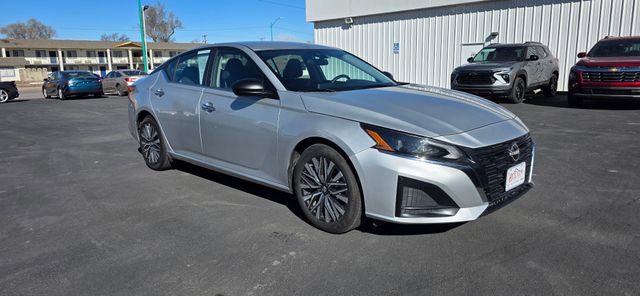 Used 2024 Nissan Altima 2.5 SV image 1