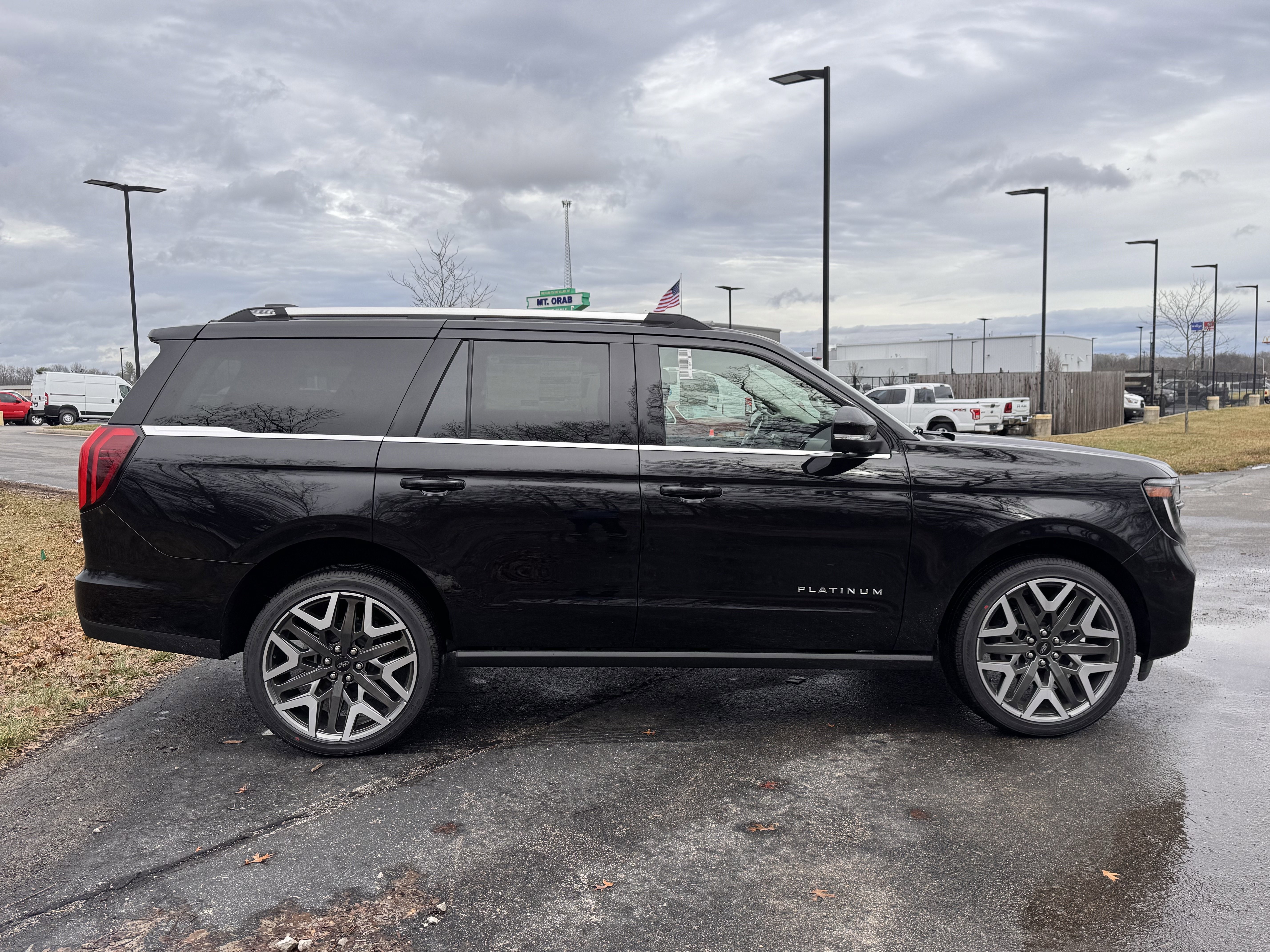 New 2026 Ford Expedition Platinum image 5