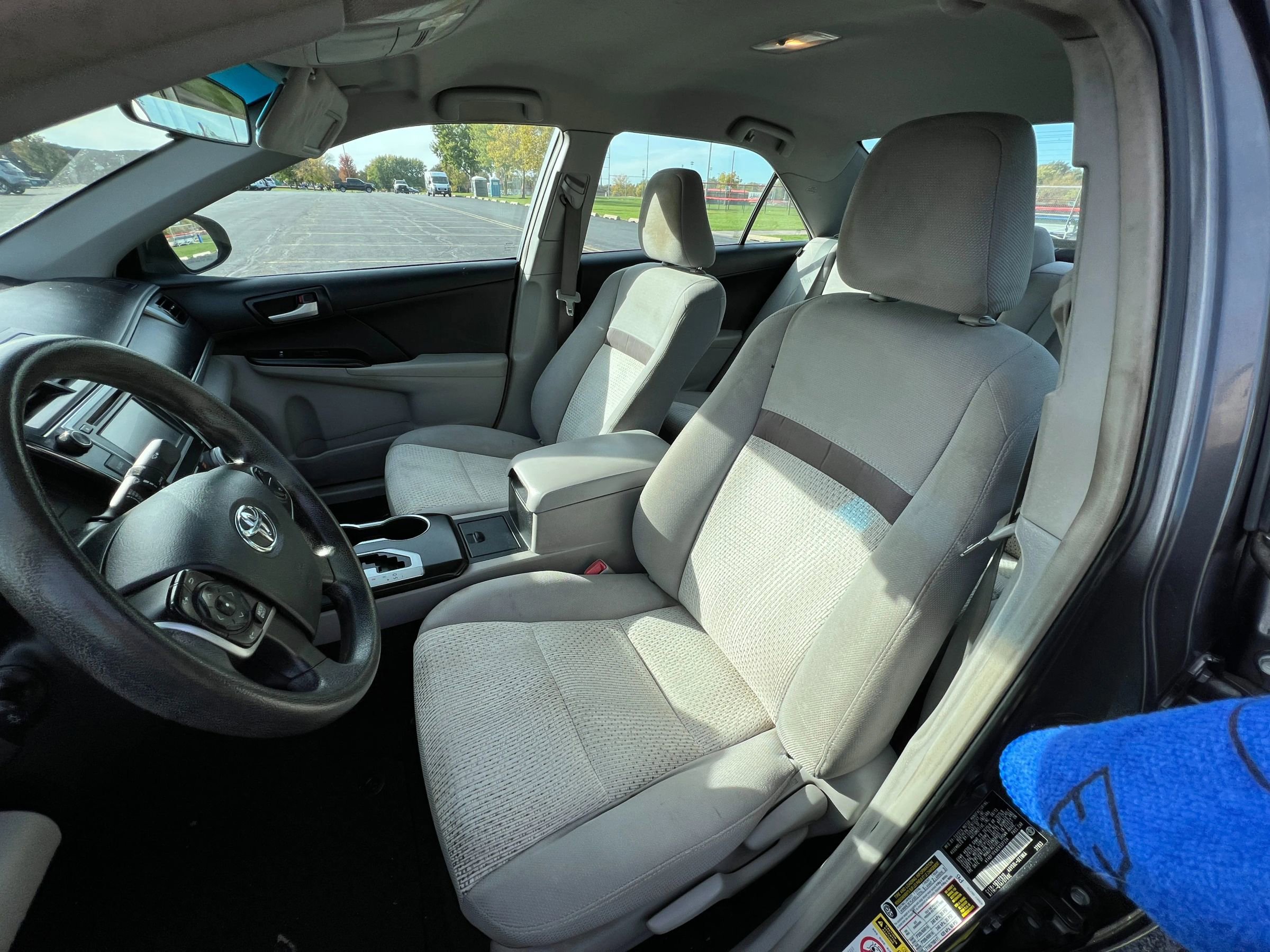Used 2014 Toyota Camry LE FWD image 23