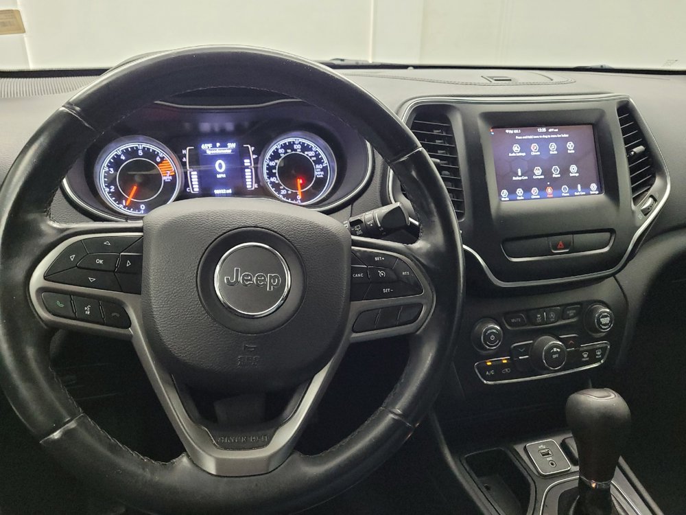 Used 2019 Jeep Cherokee Latitude Plus image 22