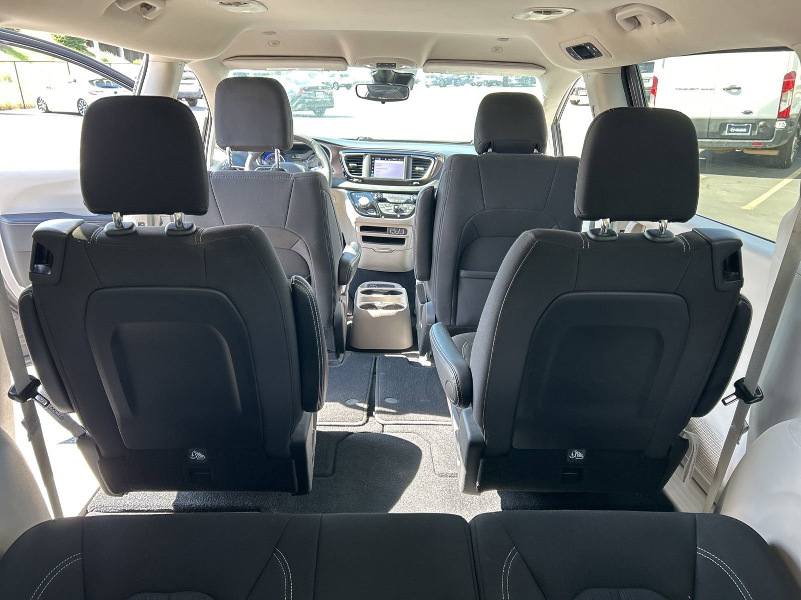 Used 2023 Chrysler Voyager LX image 14