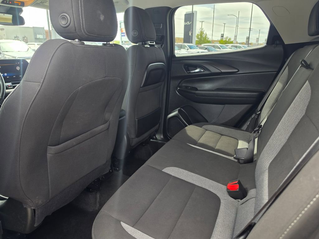Used 2024 Chevrolet TrailBlazer LT w/ Convenience Package AWD/4WD image 11