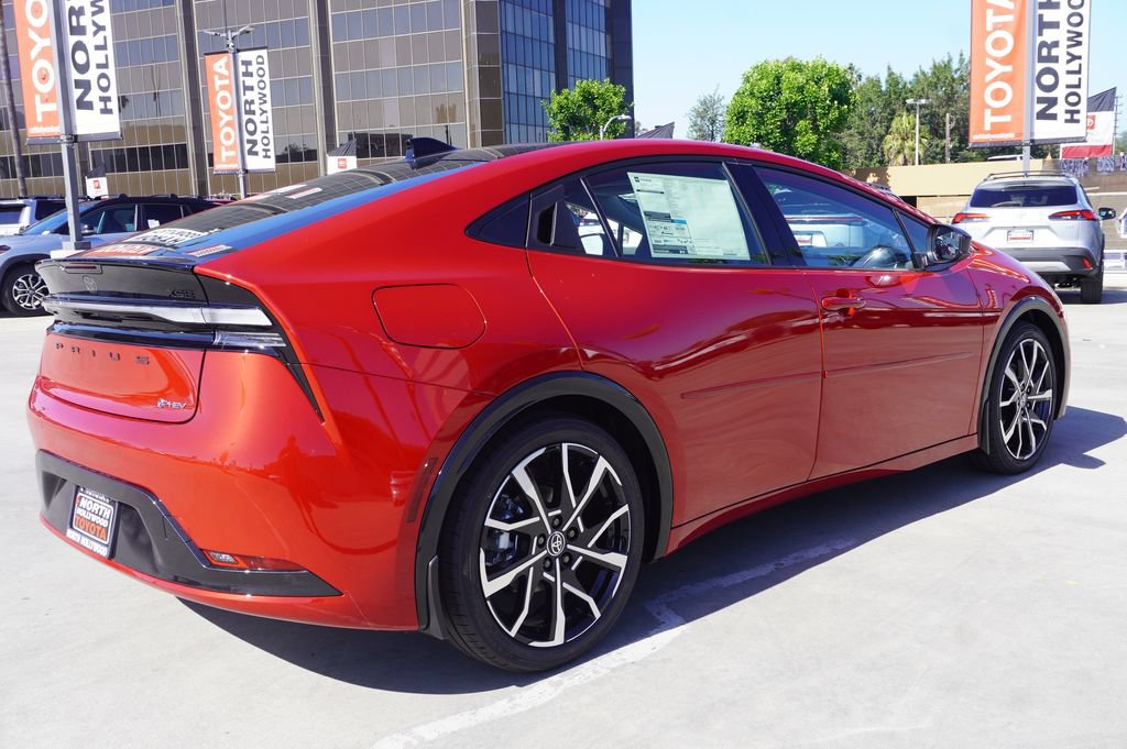 New 2026 Toyota Prius Plug-In Hybrid FWD image 4