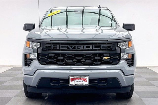Used 2024 Chevrolet Silverado 1500 Custom image 2