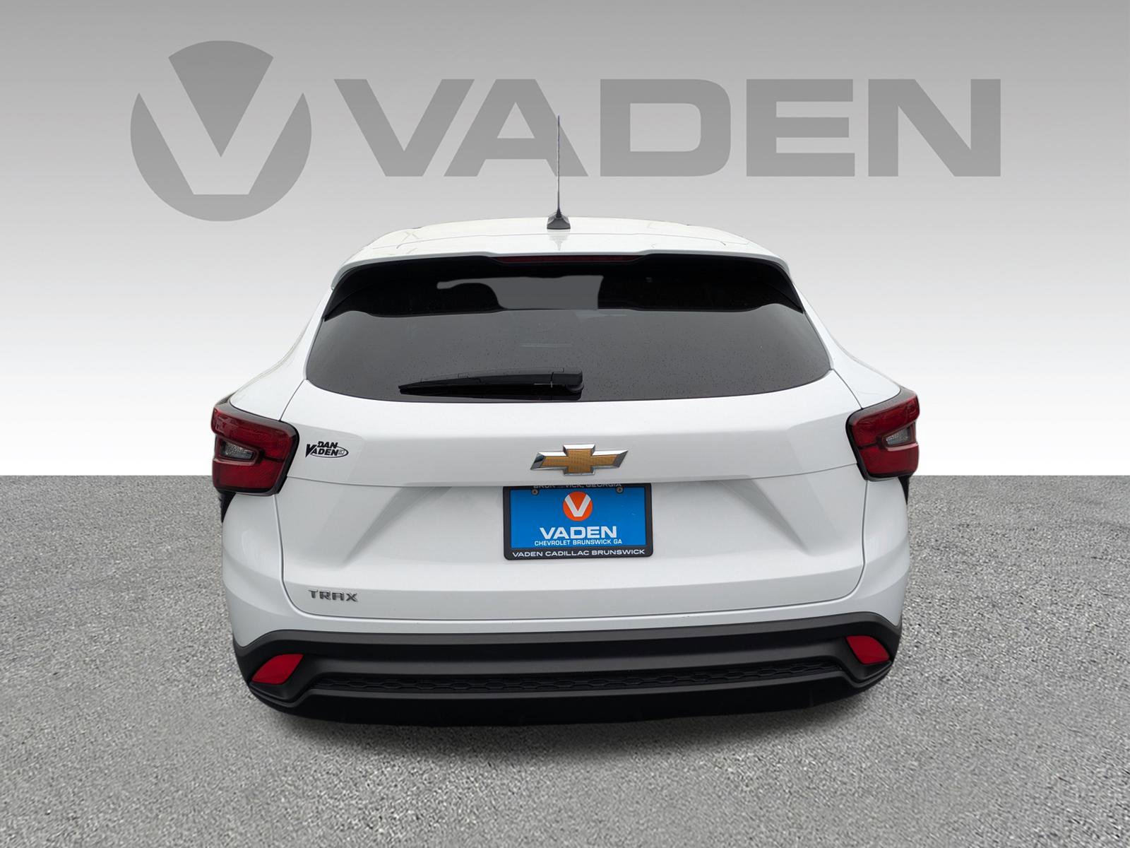 Used 2025 Chevrolet Trax LS FWD image 25