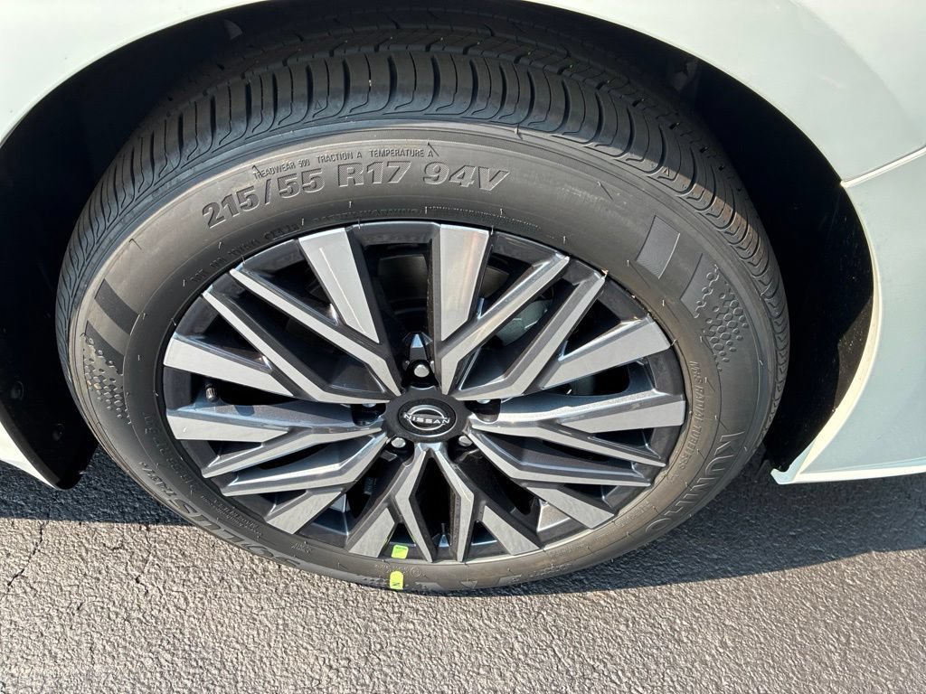 New 2026 Nissan Altima 2.5 SV AWD/4WD image 9
