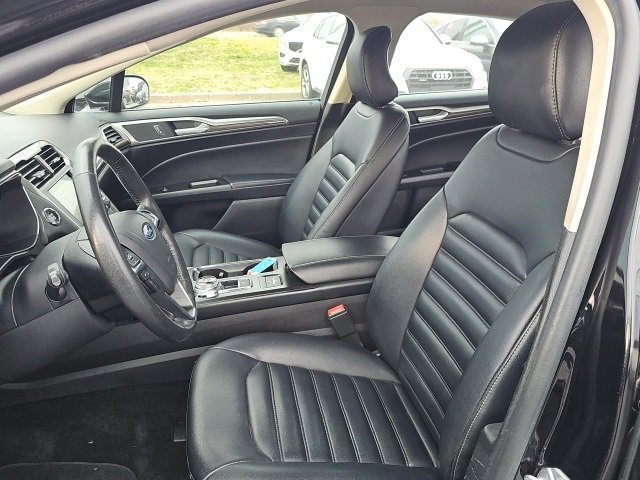 Used 2019 Ford Fusion SEL image 3