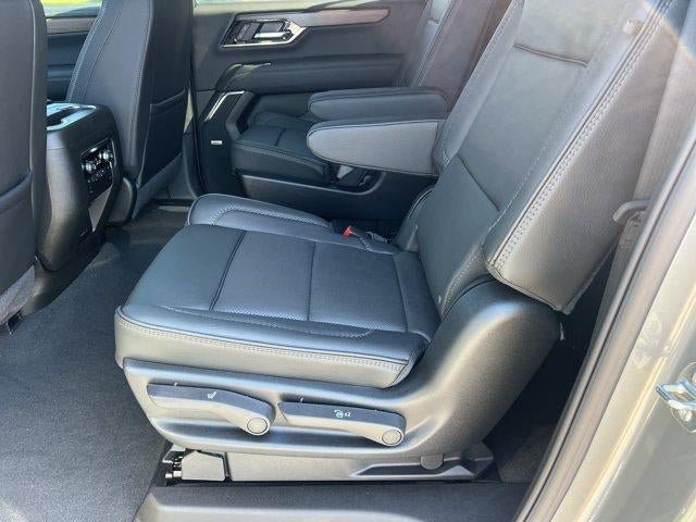 New 2026 GMC Yukon XL Denali w/ Sun & Power Step Package AWD/4WD image 16