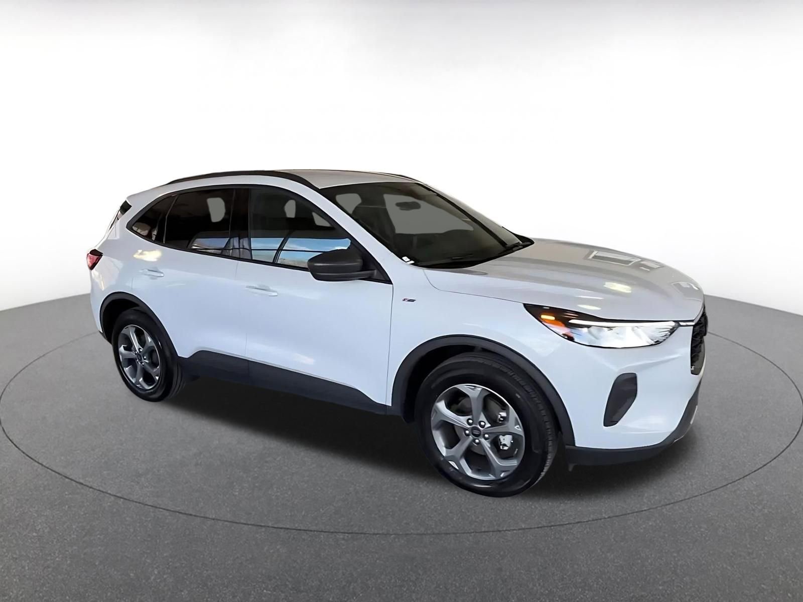 Used 2025 Ford Escape ST-Line AWD/4WD image 2