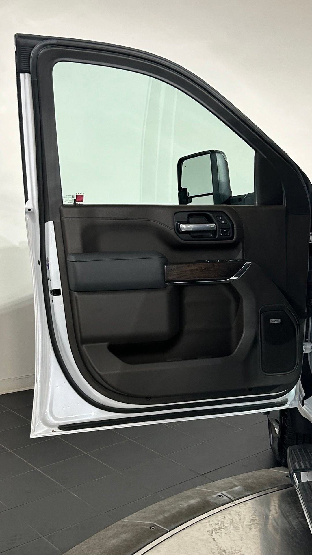 Used 2020 GMC Sierra 3500 Denali w/ Denali Ultimate Package AWD/4WD image 42