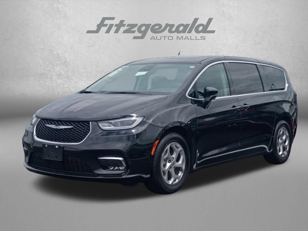Used 2024 Chrysler Pacifica Limited FWD image 3
