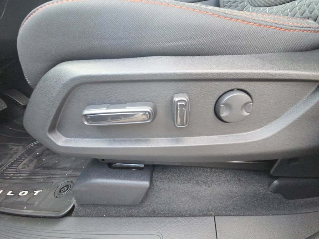 New 2026 Honda Pilot Sport image 30
