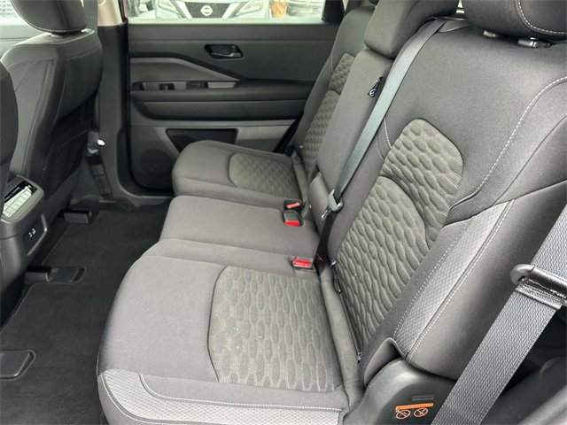 Used 2024 Nissan Pathfinder SV w/ Lighting Package (N92) image 21