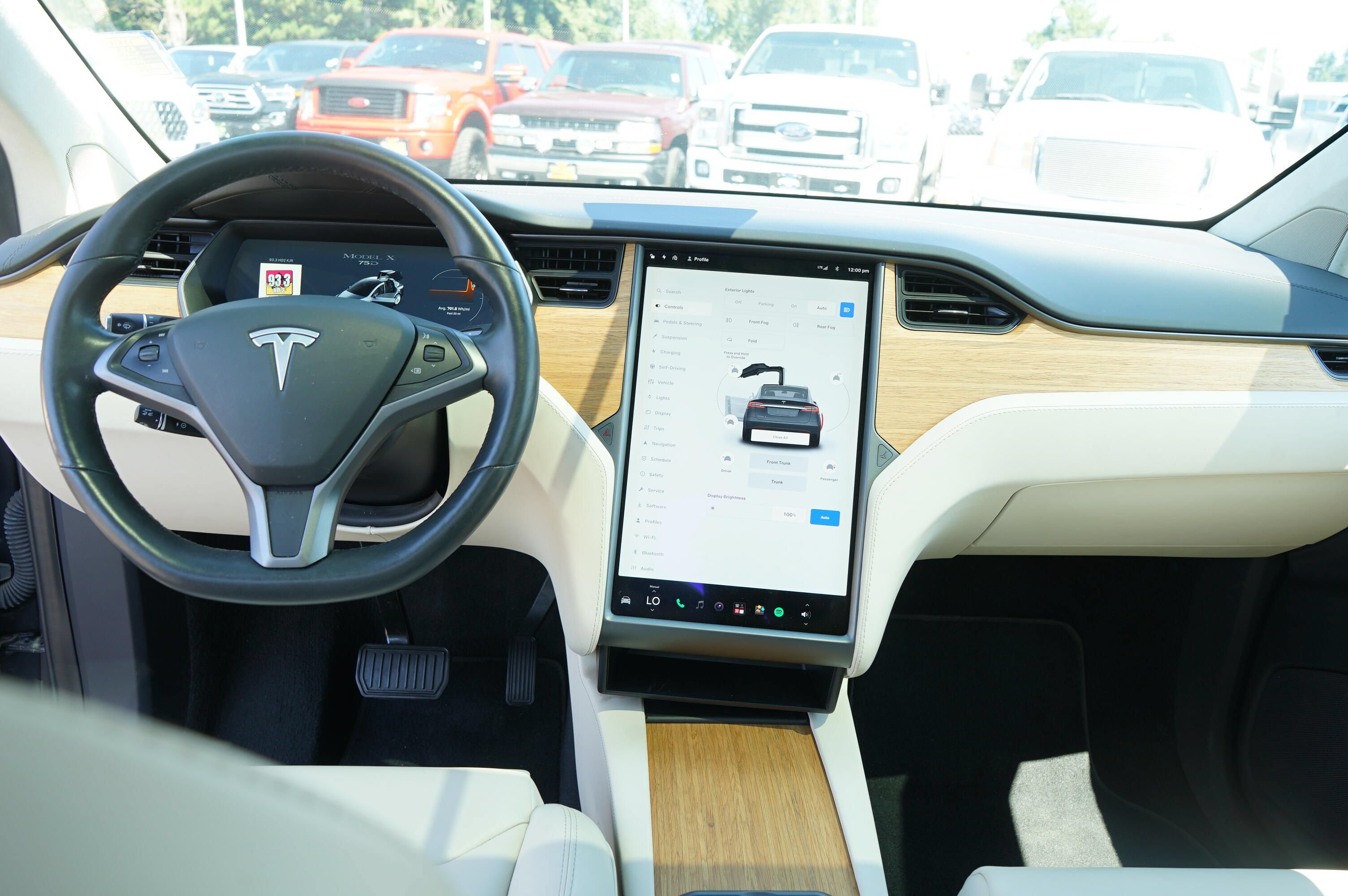 Used 2018 Tesla Model X 75D AWD/4WD image 15