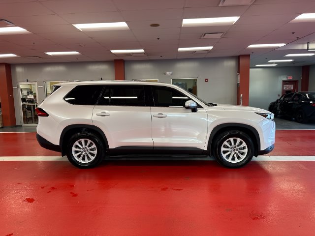 Certified 2024 Toyota Grand Highlander AWD image 3
