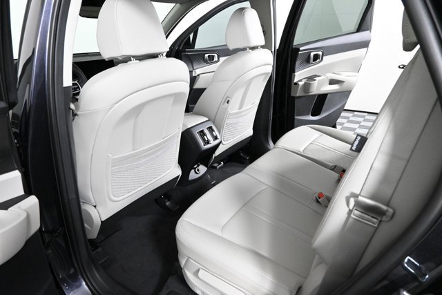 New 2025 Kia Sorento S image 13