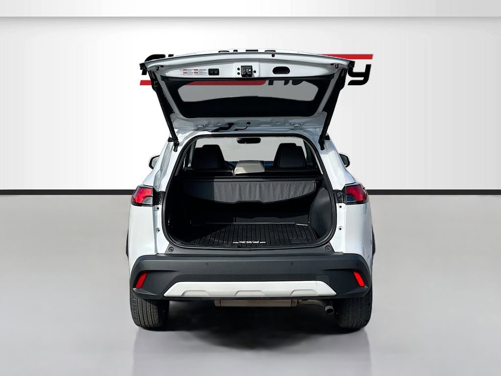 Used 2023 Toyota Corolla Cross XLE w/ Convenience Package AWD/4WD image 28